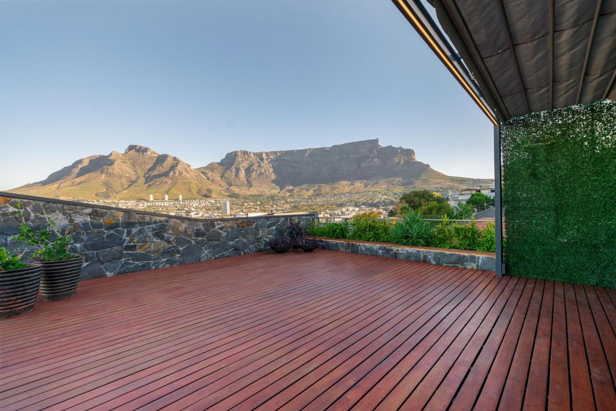 Villa The Lookout - Panoramic 4 Bedroom House With Free Wifi And Pool Le Cap