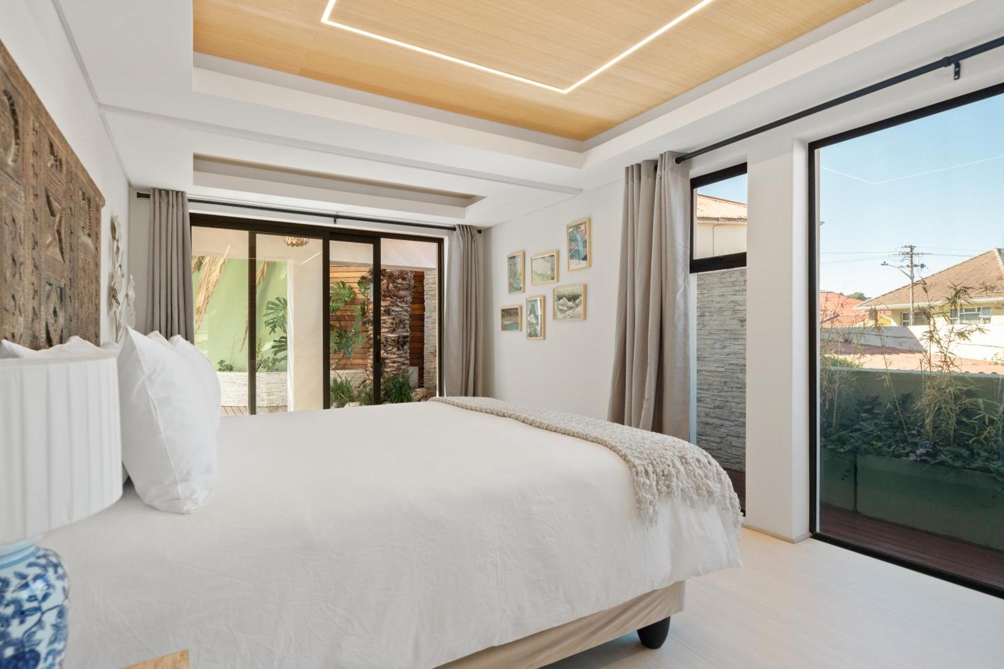The Lookout - Panoramic 4 Bedroom House With Free Wifi And Pool Villa *